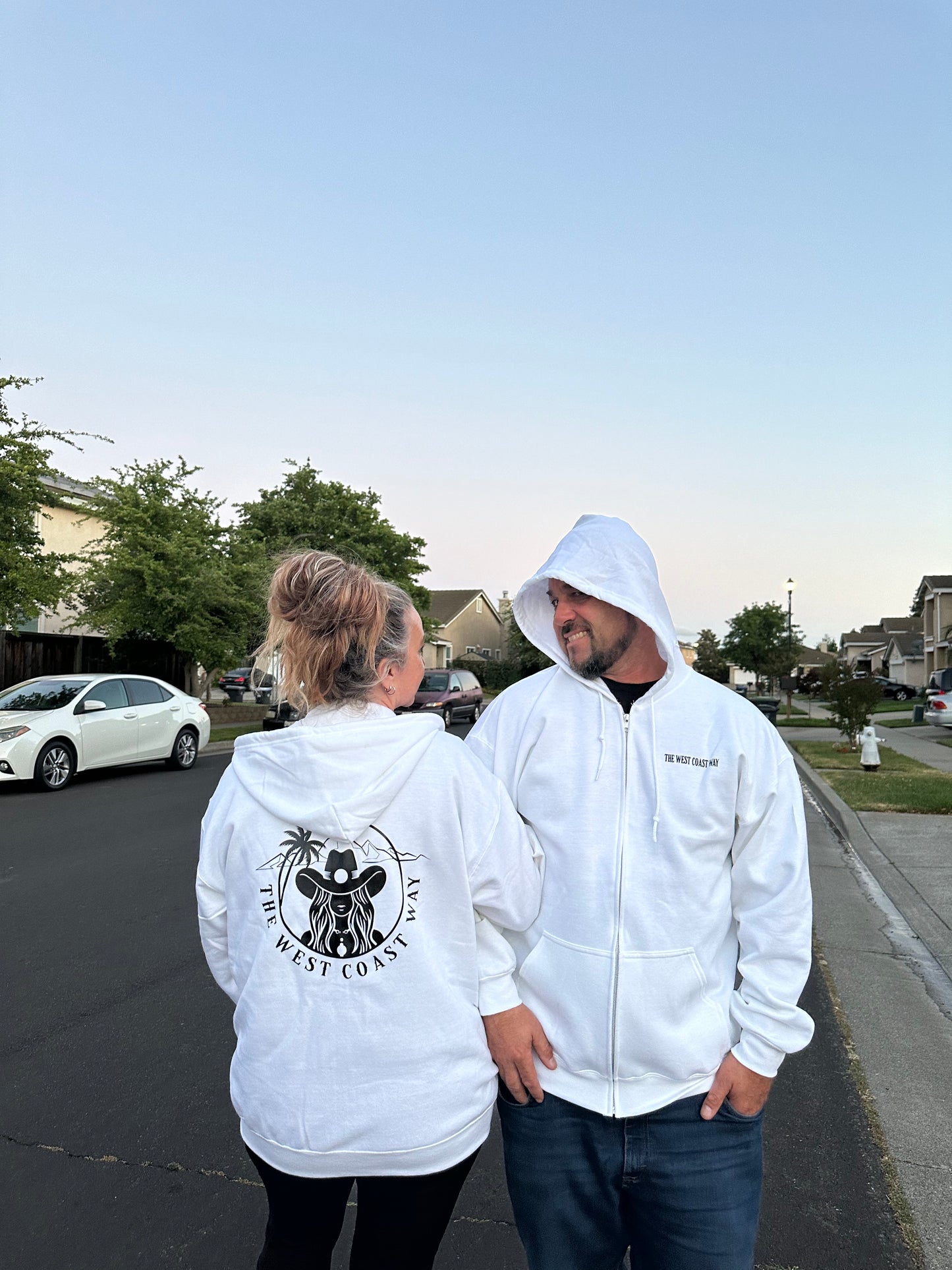Logo Zip Up- White/Black