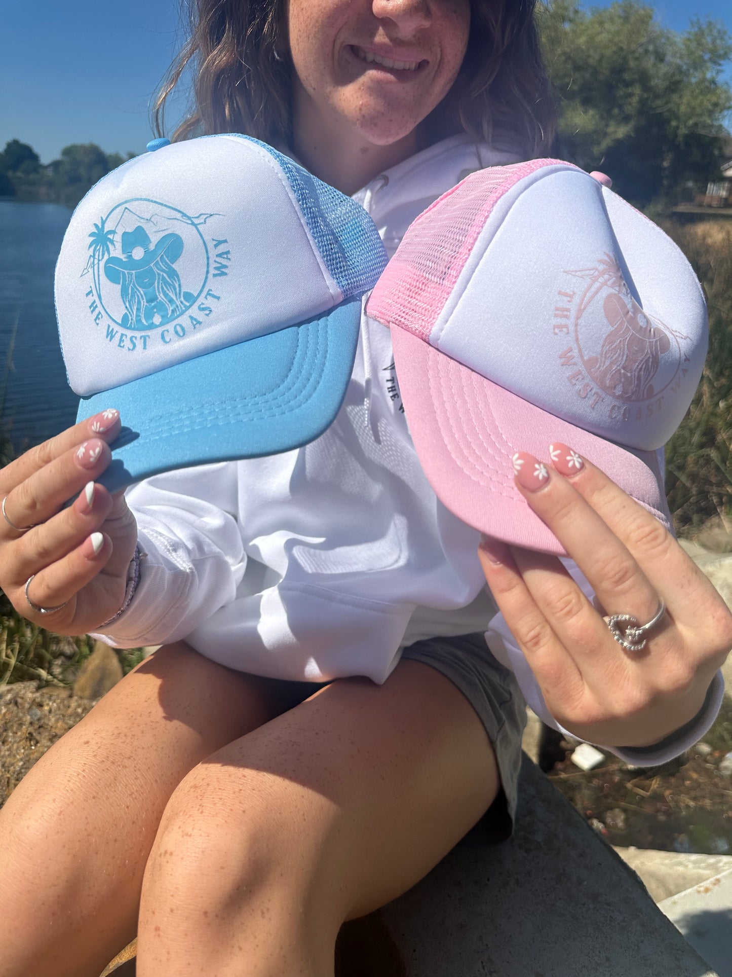 Logo Tucker Hat- White/Pink